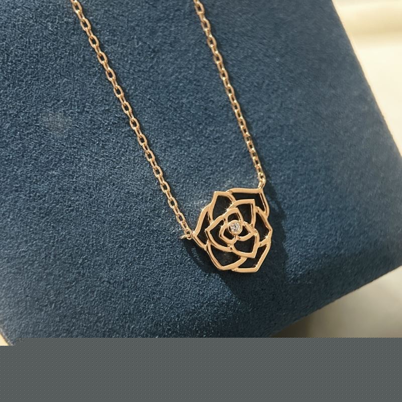 ch**an D*or necklaces